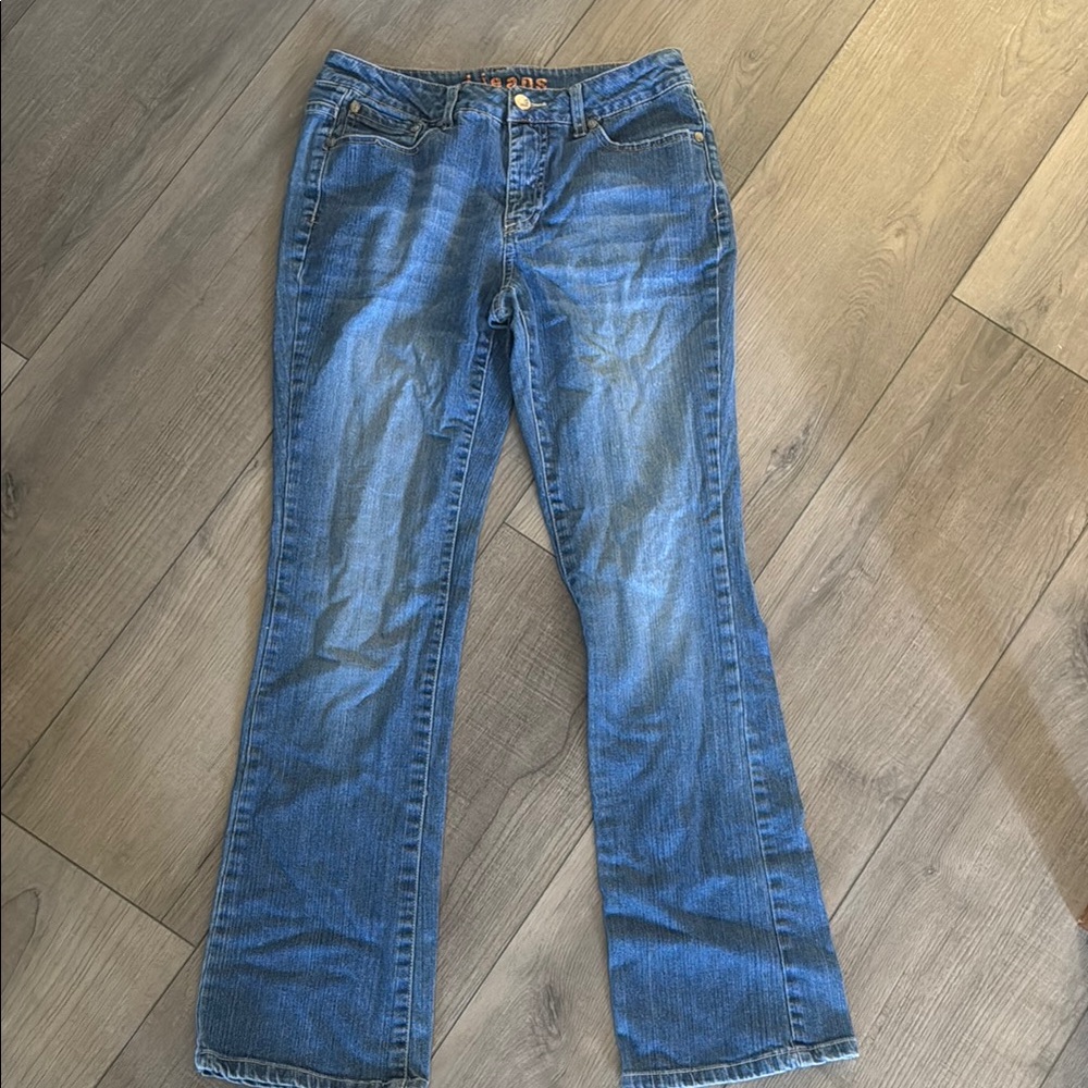 d. Jeans Flare Jeans Size 4. Embellished back pockets